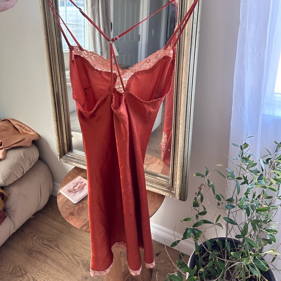 Victoria’s secret silk chemise - Picture 4 of 5